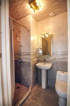 Comfort Tek Büyük veya İki Ayrı Yataklı Oda