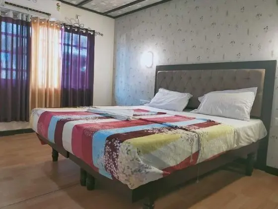 Deluxe Tek Büyük Yataklı Oda, Göl Manzaralı