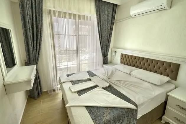 Studio, Havuz Manzaralı