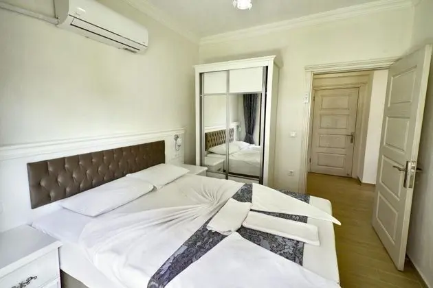 Studio, Havuz Manzaralı