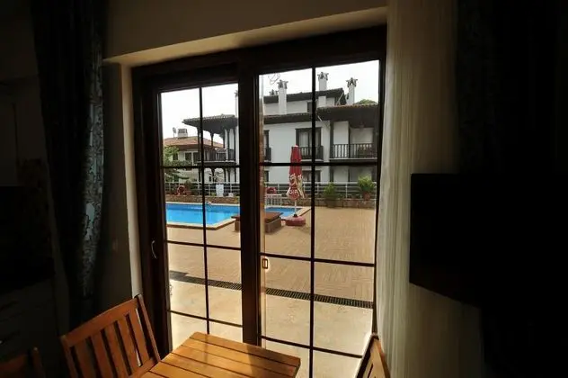 Studio, Havuz Manzaralı