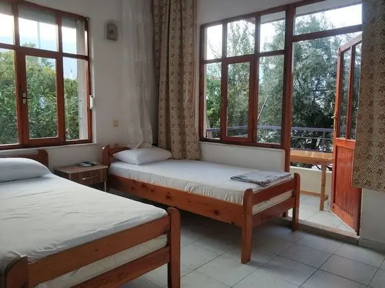 Economy Triple Room
