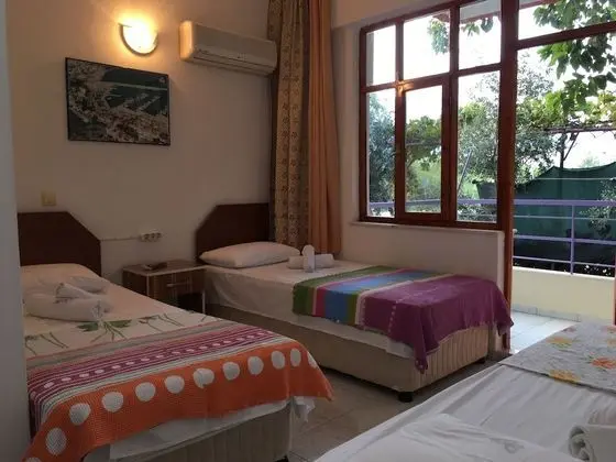 Economy Triple Room