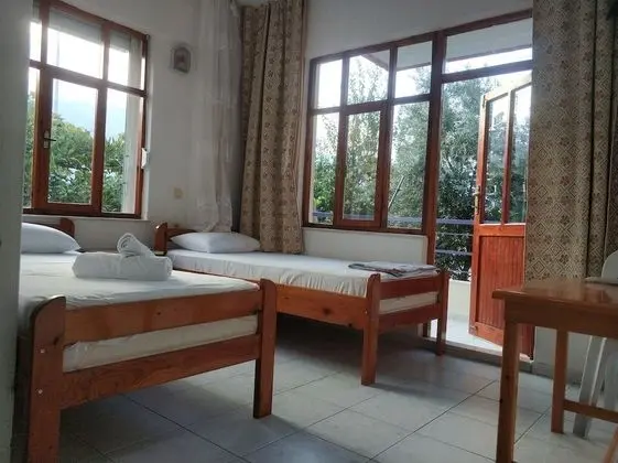 Economy Triple Room