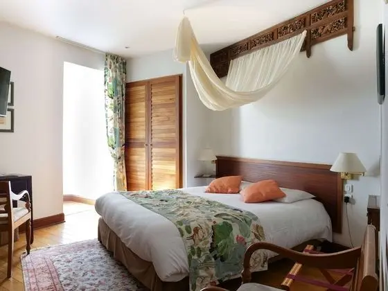 Deluxe Tek Büyük Yataklı Oda, Bahçe Manzaralı