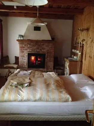 Romantic Kır Evi, 2 Yatak Odası, Havuz Manzaralı