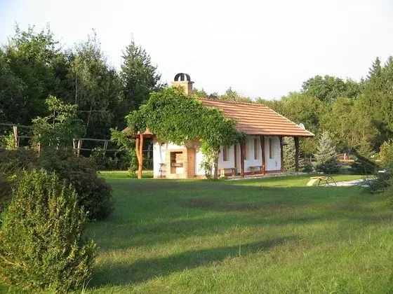 Romantic Kır Evi, 2 Yatak Odası, Havuz Manzaralı