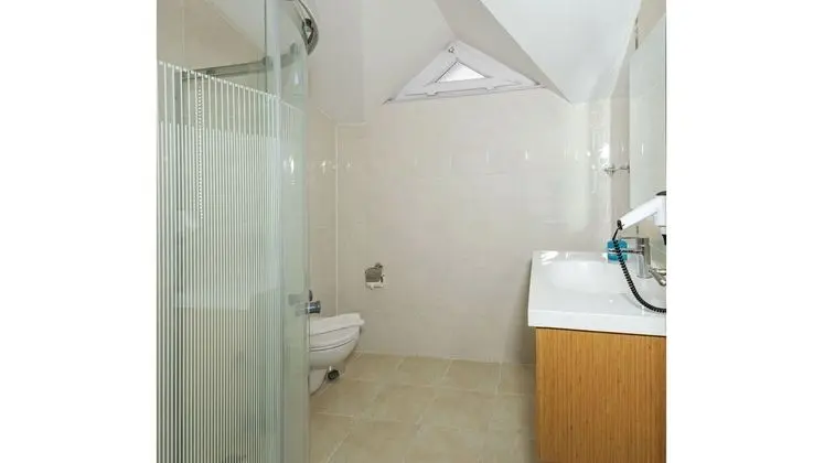 Çatı Katı Oda