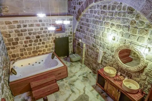 Deluxe Oda Türk Hamamlı, Bahçe Manzaralı, Jakuzili (2 Kişilik)