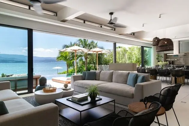 Three-bedroom Beachfront - Villa Solaris