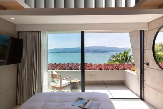 Three-bedroom Beachfront - Villa Solaris