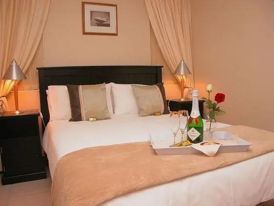 Luxury Garden View Apartment