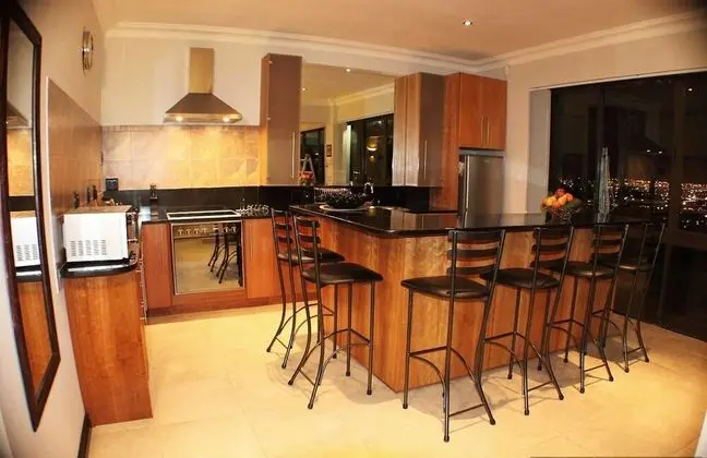 Spacious City View Apartment