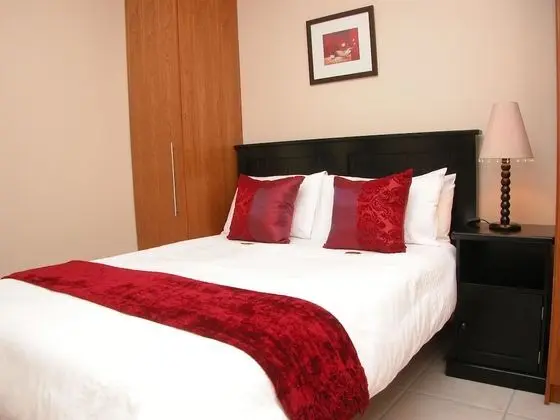 Spacious Garden View Apartment
