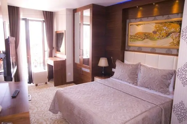 Deluxe Tek Büyük Yataklı Oda