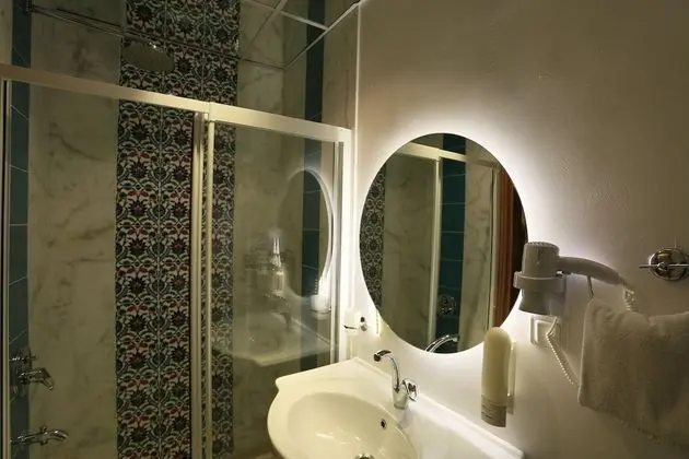 Tek Büyük veya İki Ayrı Yataklı Oda