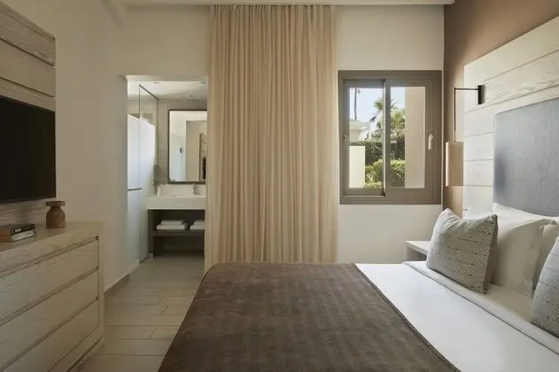 Two Bedroom Suite Swim up Pool view (Bungalow Area)