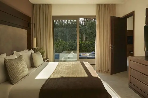 VIP One Bedroom Suite Swim up Pool view (Bungalow Area)