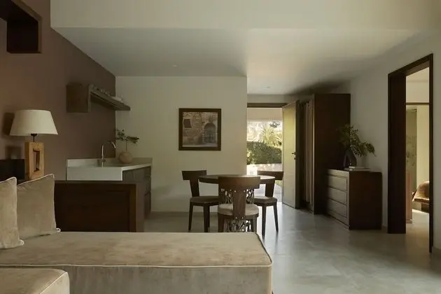 VIP One Bedroom Suite Swim up Pool view (Bungalow Area)