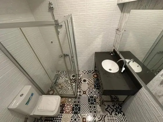 Balkonlu Superior Oda, Kara Manzaralı, Balkonlu
