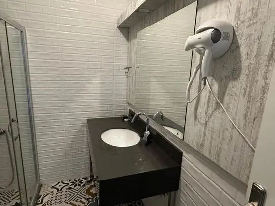 Balkonlu Superior Oda, Kara Manzaralı, Balkonlu