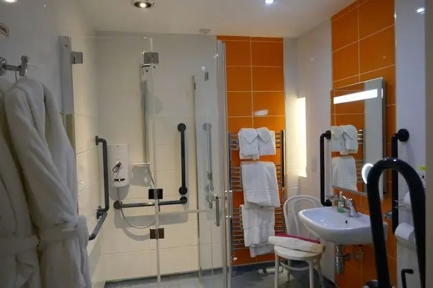 Üç Kişilik Oda, Banyolu/Duşlu