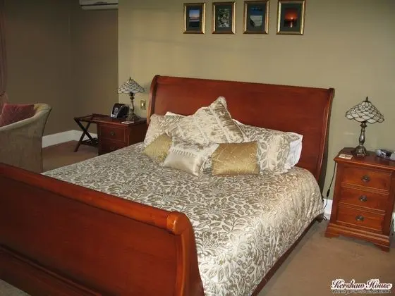 Room with King Bed The Abel Tasman Suite min 2 nights