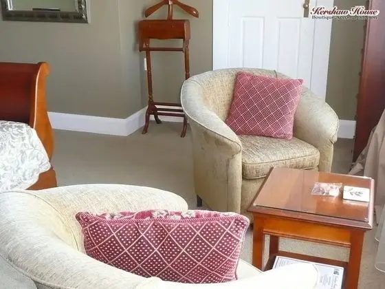 Room with King Bed The Abel Tasman Suite min 2 nights