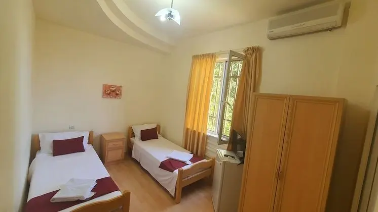 Tek Büyük veya İki Ayrı Yataklı Oda