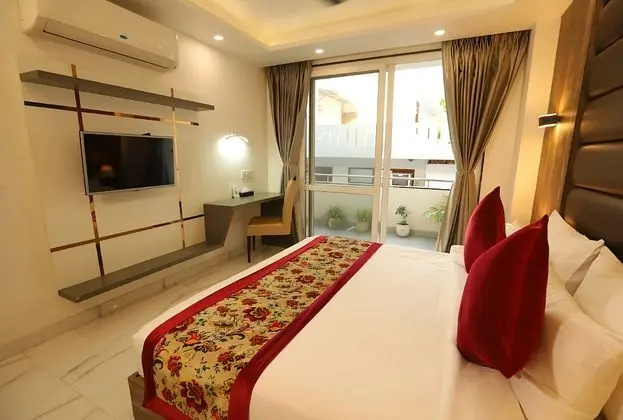 Deluxe Tek Büyük Yataklı Oda