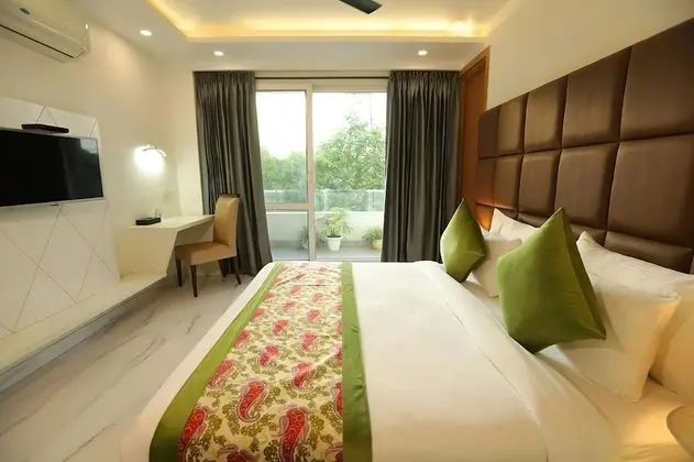 Deluxe Tek Büyük Yataklı Oda