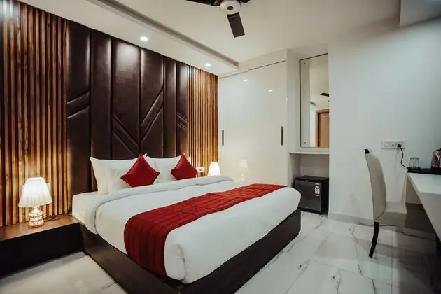 Deluxe Tek Büyük Yataklı Oda