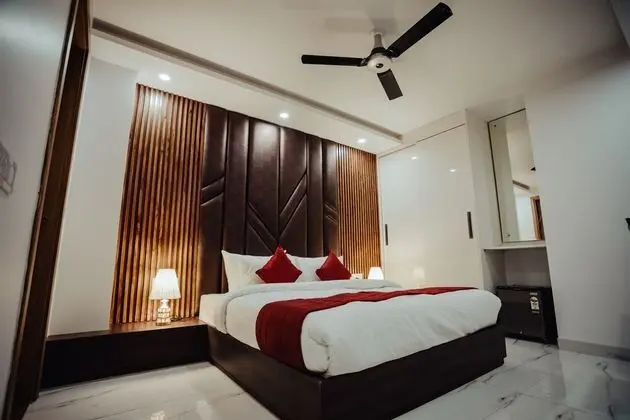 Deluxe Tek Büyük Yataklı Oda