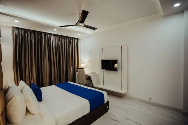 Deluxe Tek Büyük Yataklı Oda