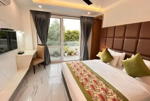 Deluxe Tek Büyük Yataklı Oda