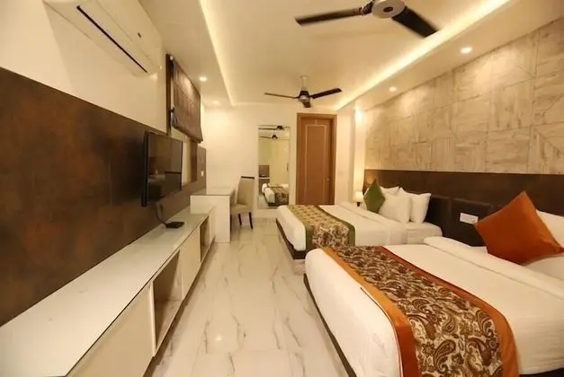 Luxury Oda