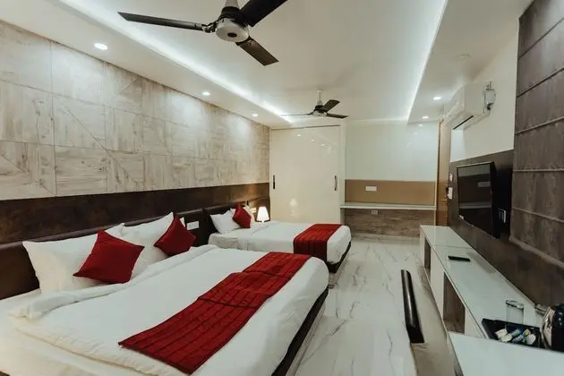 Luxury Oda