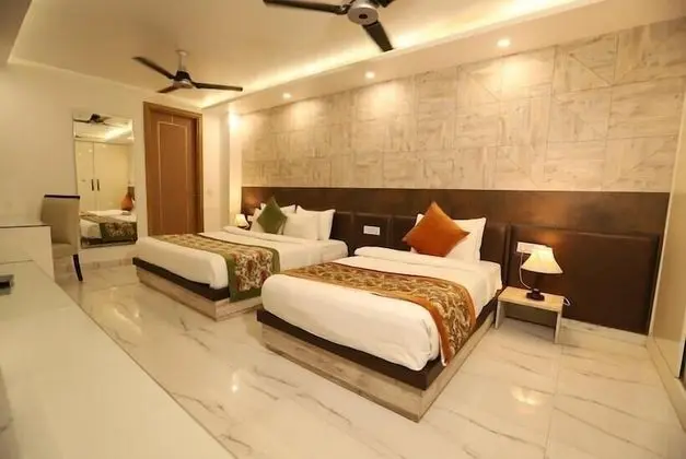Luxury Oda