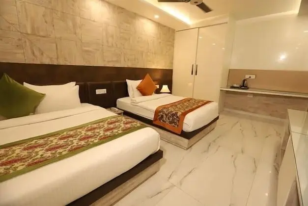 Luxury Oda