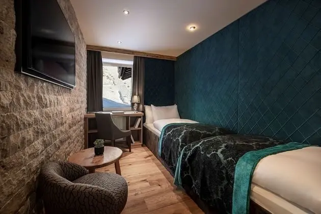 V Level Alpen Art Suite with Balcony