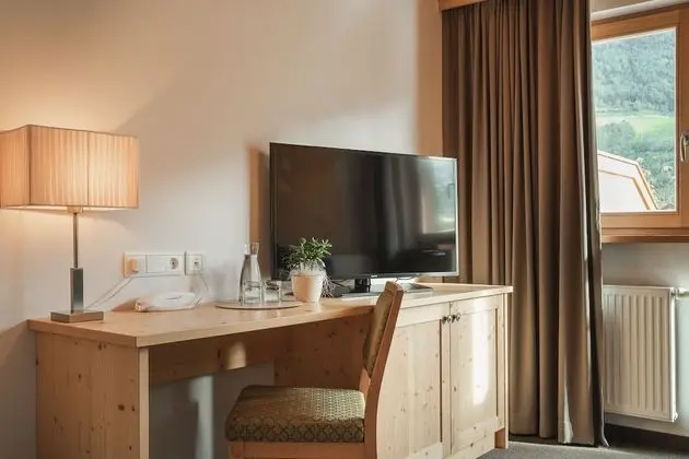 Deluxe Tek Büyük Yataklı Oda, Dağ Manzaralı