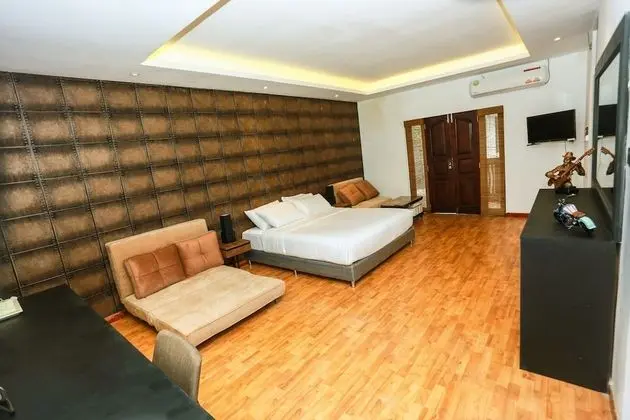 Junior Süit, 1 En Büyük (King) Boy Yatak, Balkon, Şehir Manzaralı