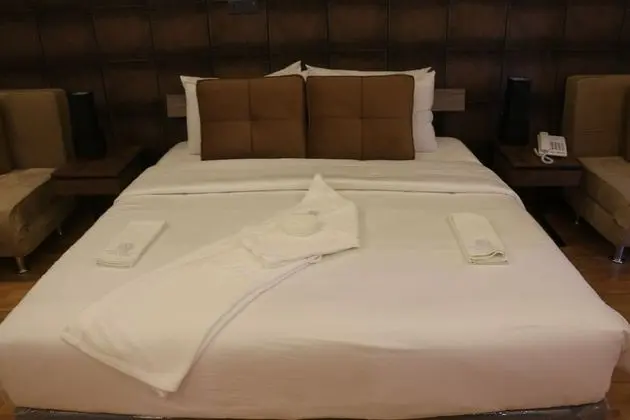Junior Süit, 1 En Büyük (King) Boy Yatak, Balkon, Şehir Manzaralı