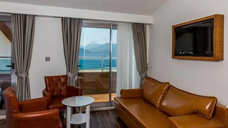 Triple, Deniz veya Kara Manzaralı