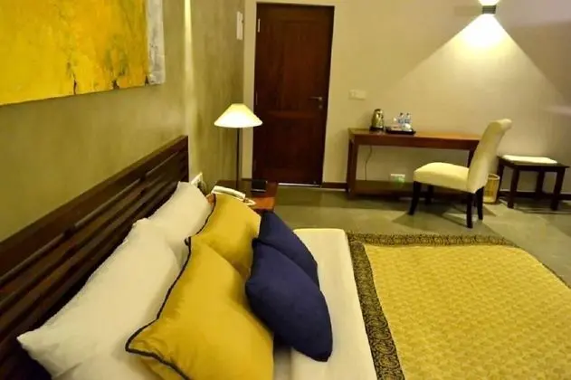 Deluxe Tek Büyük Yataklı Oda, Bahçe Manzaralı, Bahçeli
