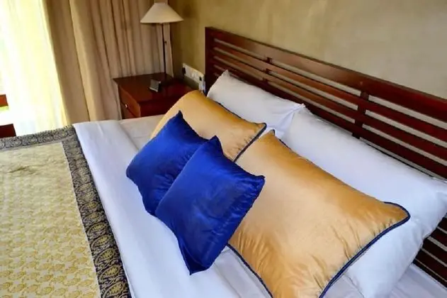 Deluxe Tek Büyük Yataklı Oda, Bahçe Manzaralı, Bahçeli