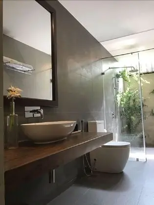 Deluxe Tek Büyük Yataklı Oda, Bahçe Manzaralı, Bahçeli