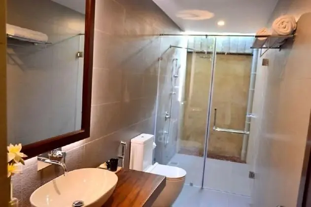 Deluxe Tek Büyük Yataklı Oda, Bahçe Manzaralı, Bahçeli