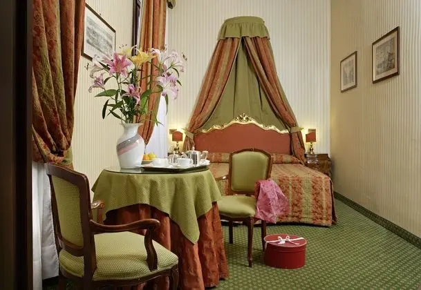 Superior Tek Büyük veya İki Ayrı Yataklı Oda