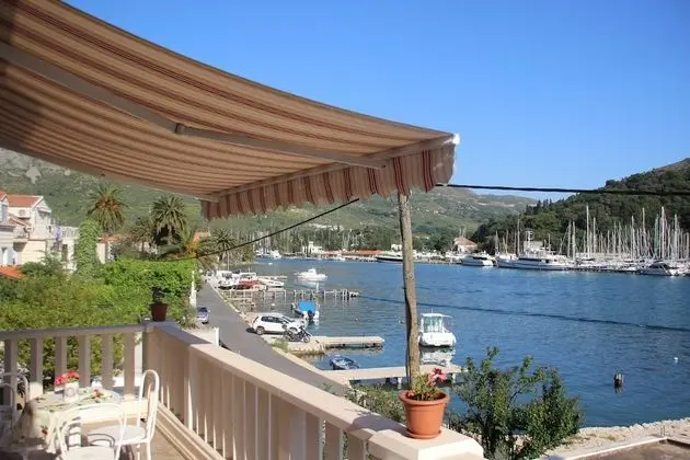 Apart Daire, Teras, Deniz Manzaralı